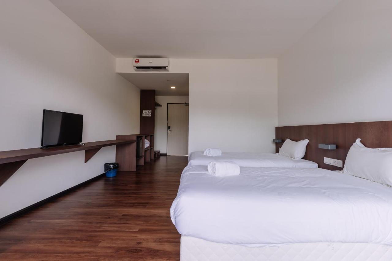 Roxy Sematan Villa & Townhouse Екстериор снимка